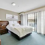 Apartment Convenient One-bedroom *