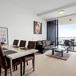 Urban Skyline 2-Bed With Pool & Gym Access
