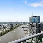 Urban Skyline 2-Bed With Pool & Gym Access