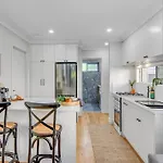 Apartment Comfort Cove - Quiet Luxury With Full Kitchen