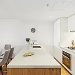 Sophisticated 2-bed With Pool & Gym Apartment Brisbane