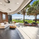 Sophisticated 2-bed With Pool & Gym *