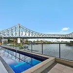 Spectacular Riverside Apartment