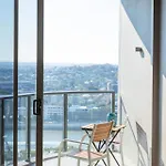One Bed At Southbank With Rooftop Pool And Carpark *