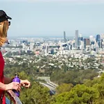 Captivating Convenience 1bed 1bath 1car Views * Brisbane