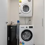 Captivating Convenience 1bed 1bath 1car Views Apartment Brisbane