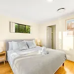 3Bd Townhouse Close To Shops, Transport With Carpark