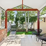 Stunning 3-Bed 3-Bath Home By Hawthorne Park