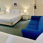 Paramount Motel