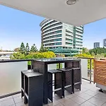 Inner City Action 3Bed 2Bath 1Car 3Balconies