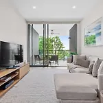 Elegant And Tranquil 1Bed 1Bath 1Car Hamilton