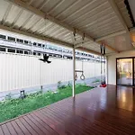 Spacious 5Br 3Ba Home W Parking And Yard In Sunnybank M11