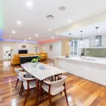 Spacious 5Br 3Ba Home W Parking And Yard In Sunnybank M11