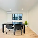 262atroughton Guest house Brisbane