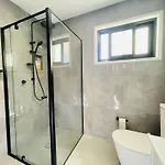 262atroughton 3* Brisbane