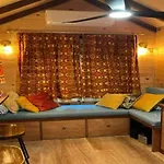 Tropical Inner City Tiny House