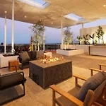 Stunning Views Comfortable Bed Welcoming Host