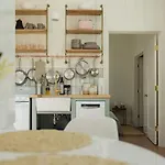 Stunning Views Comfortable Bed Welcoming Host