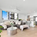 Stunning Views Comfortable Bed Welcoming Host