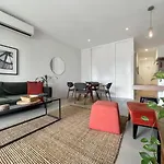 Sunny 1B In Heart Of South Bris!