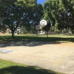 Artistic Queenslander With Park Views - 5 Bedroom - Sleep 10