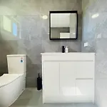Guest house 262atroughton Brisbane