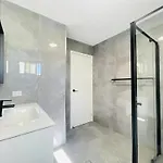 262atroughton Guest house Brisbane