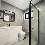 262atroughton Guest house 3*