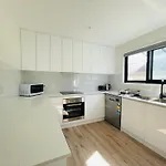 Guest house 262atroughton Brisbane