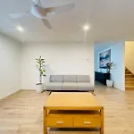 262atroughton 3* Brisbane