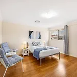 Holiday home Spacious Located Family House At Sunnybank *