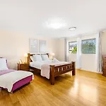 Spacious Located Family House At Sunnybank Brisbane