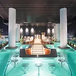 Deluxe 2Bd Apt With Infinity Pool