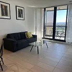 Deluxe 2bd With Infinity Pool Apartment