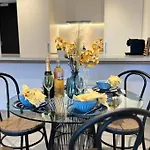 Apartment Deluxe 2bd With Infinity Pool Brisbane