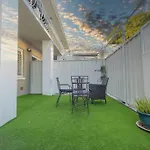 Queen Bedroom 4K Tv In Shared Apartment 2S