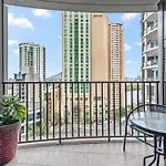 Modern Style 1bed 1bath Balcony Pool Cbd *