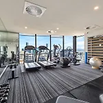 Modern Style 1bed 1bath Balcony Pool Cbd Brisbane