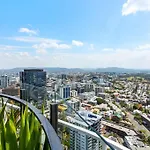 Modern Style 1bed 1bath Balcony Pool Cbd Brisbane