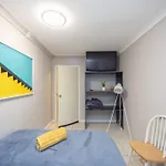 Queen Bedroom 4k Tv In Shared 2s *