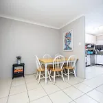 Queen Bedroom 4k Tv In Shared 2s Apartment