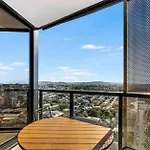 Stylish 1Br Apt With Mountain Views