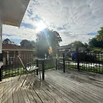 Urban Oasis Studio In Salisbury