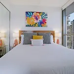 Above Brisbane King Suite With Rooftop Pool Deck
