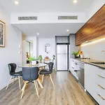 Above Brisbane King Suite With Rooftop Pool Deck