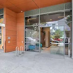 Above Brisbane King Suite With Rooftop Pool Deck