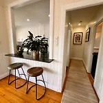 3 Bdrm Queenslander Outdoor Dining Pool & Parking