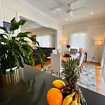 3 Bdrm Queenslander Outdoor Dining Pool & Parking