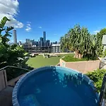 Apartment South With Pool Brisbane