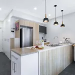 Contemporary Apt, Premium Local, Wifi, Wine, Cafes By Custom Hosting * Brisbane